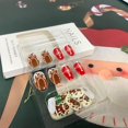 thumbnail image 3 of SUTENGDA Ongles Pressés de Noël Design Bonhomme de Neige Flocon de Neige Faux Ongles Brillants Rouges Couleur Unie Faux Ongles avec Colle Ongles Carrés Moyens Ongles Artificiels Réutilisables à Coller, 3 of 5