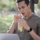 thumbnail image 4 of Correa de metal de malla de acero inoxidable con cierre magnético compatible con Apple Watch Band, correa de reloj deportivo para mujeres y hombres compatible con la serie iWatch, 4 of 8