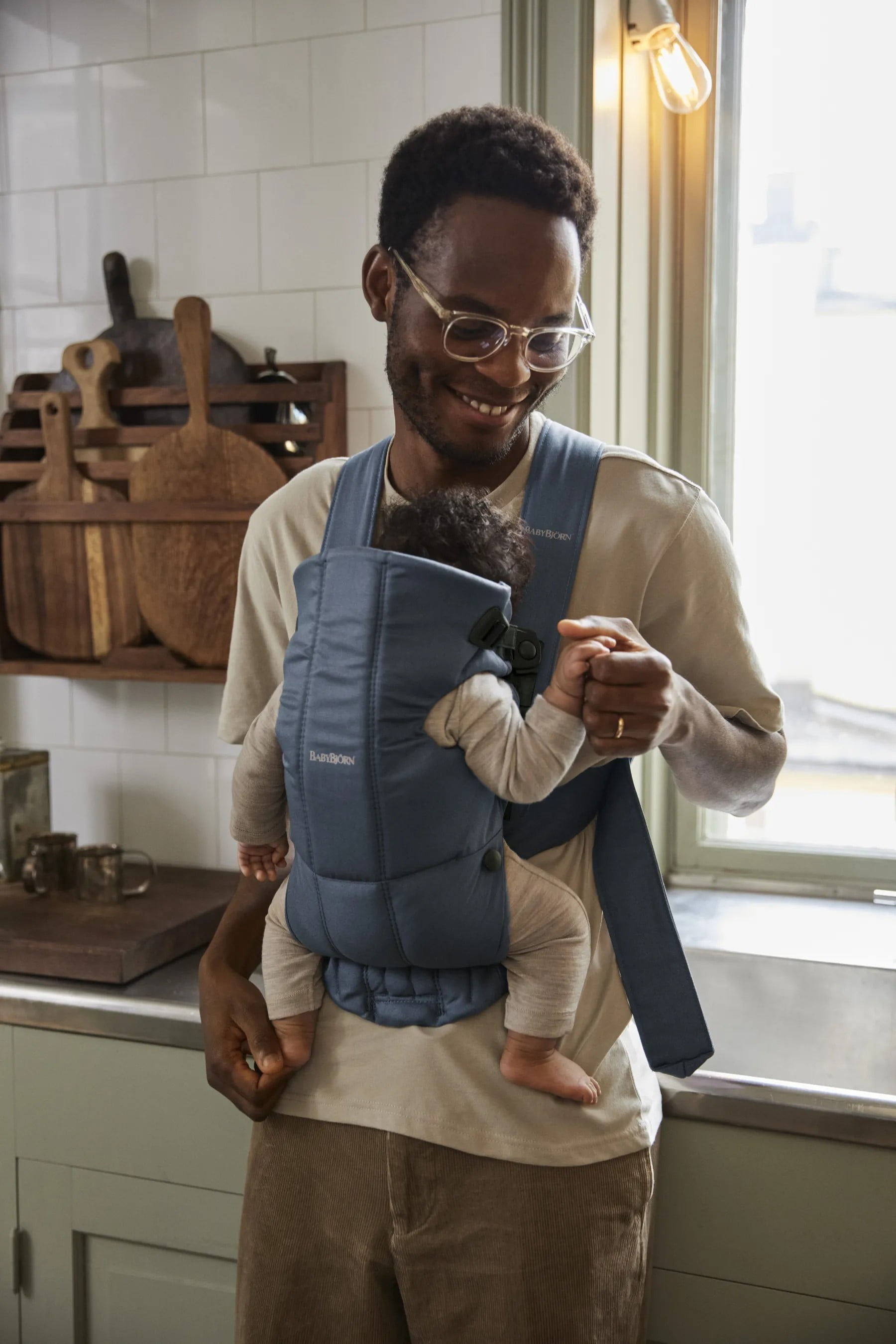 BabyBjorn Baby Carrier Mini, Woven, Vintage Indigo for Infant, Blue