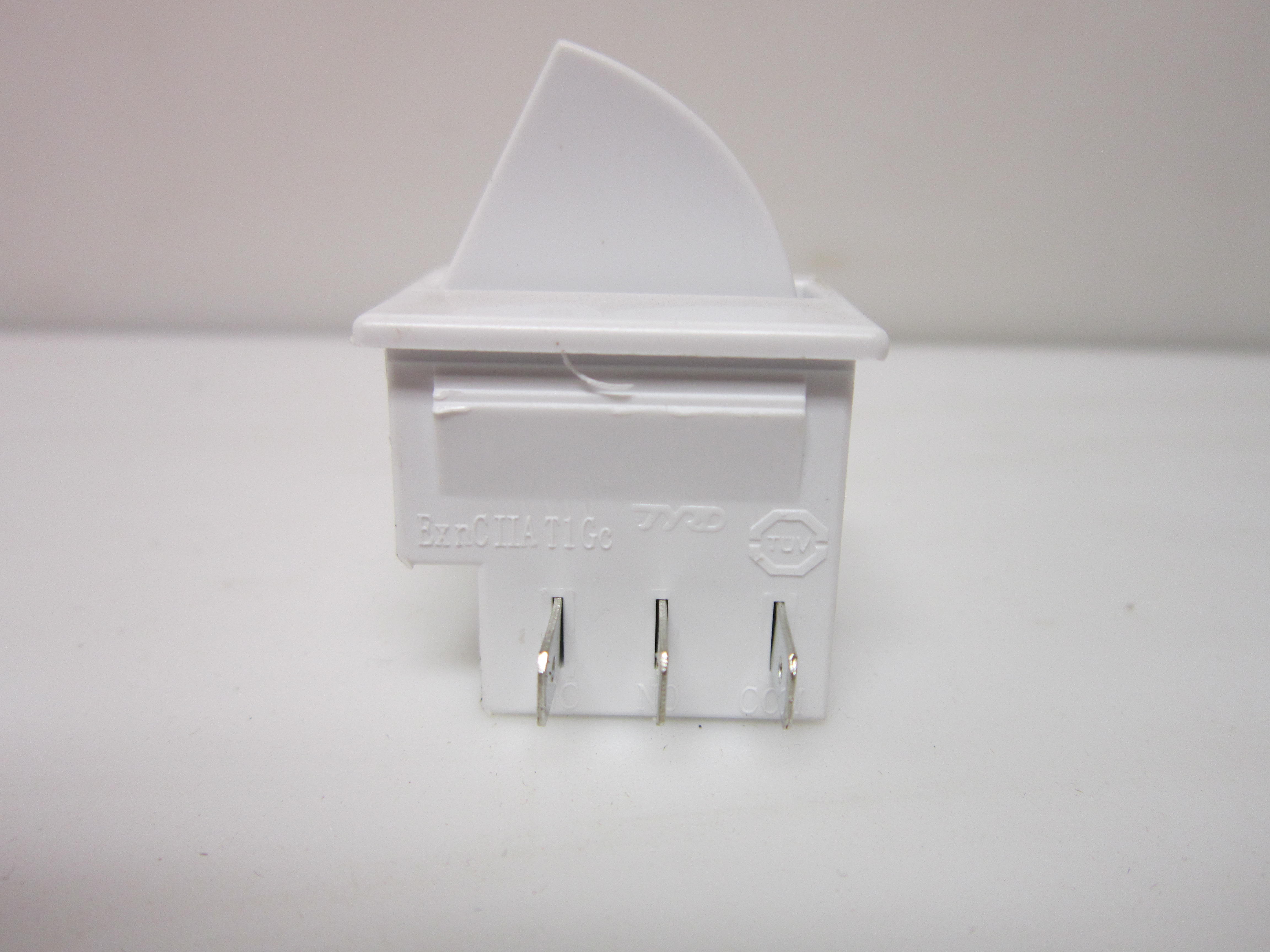 Magic Chef HMDR1000WE Refrigerator Door Switch 2501100002