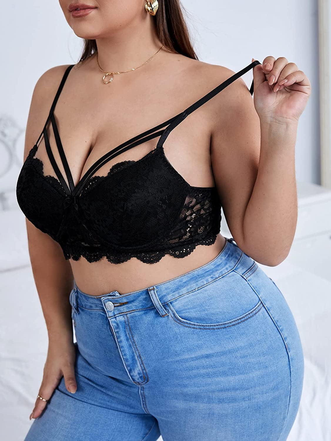 SOLY HUX Bras for Women Sexy Lace Scalloped Trim Bra Wireless Comfort  Everyday Bralette Pure Black S at  Women's Clothing store