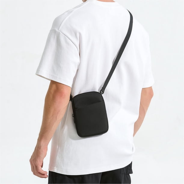 Bandolera para hombres Bolsa deportiva pecho estanca Compartimento ligero y espacioso Mochila de viaje segura de nylon resistente para hombros Negro 7.1x5.5x0.8 pulgadas