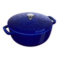 thumbnail image 1 of STAUB la Cocotte Four Rond en Fonte 4.8 L avec Couvercle en Lys, Bleu Foncé, 1 of 6