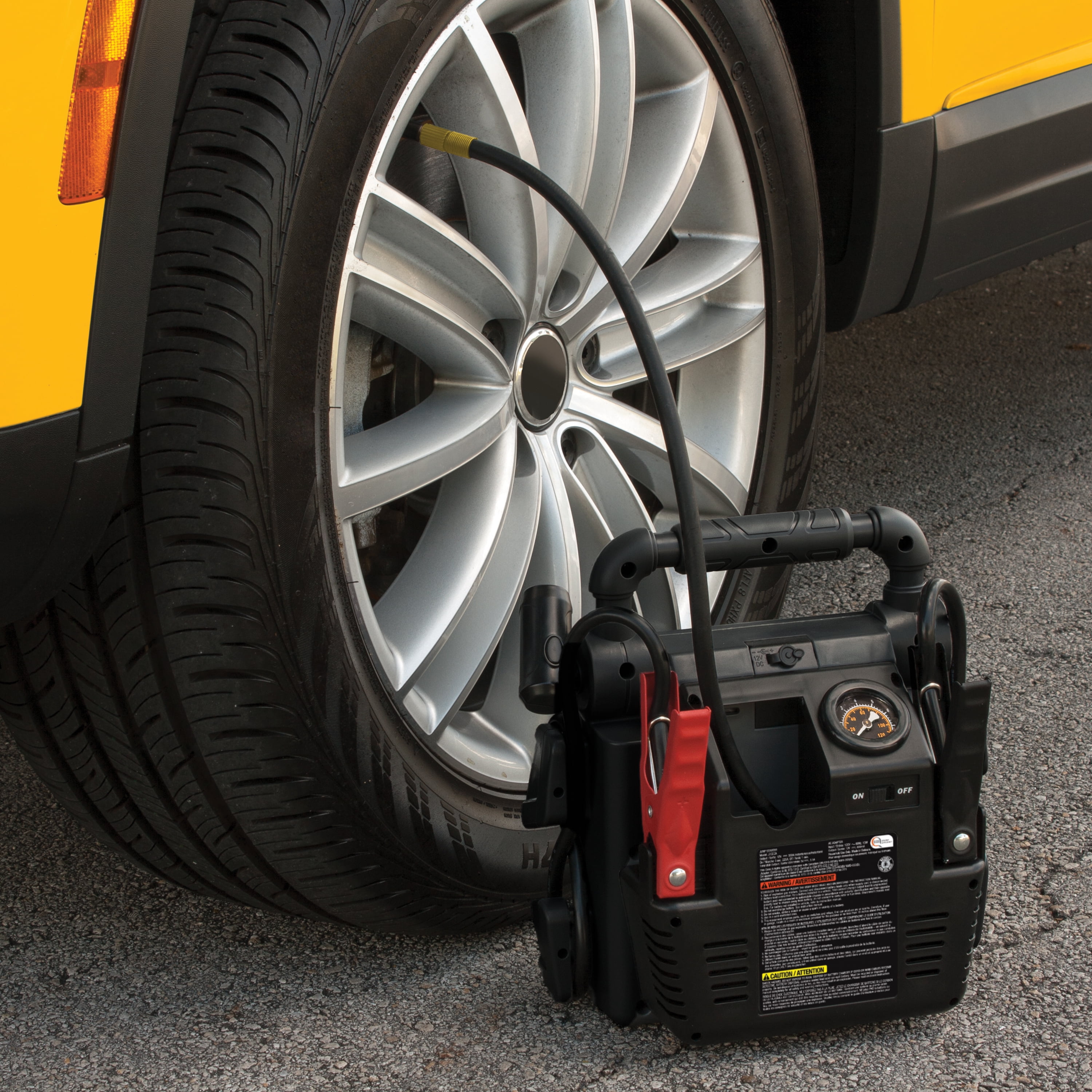 EverStart 1000 ampères de pointe avec triple ports USB-A (3.1A) et compresseur 120 PSI