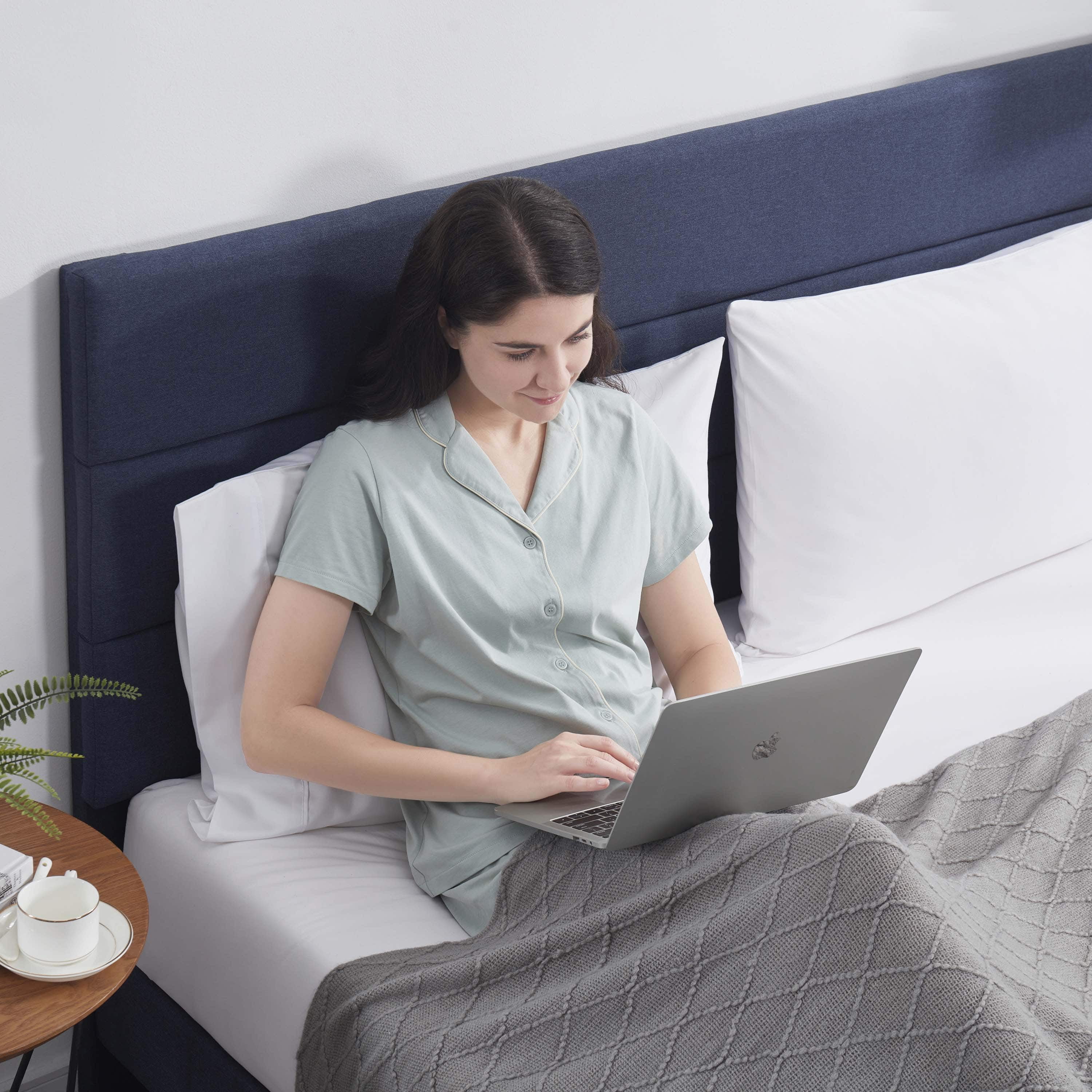 Lammaloe King Size Platform Bed Frame with Horizontal Channel Upholstered Headboard, Navy, King