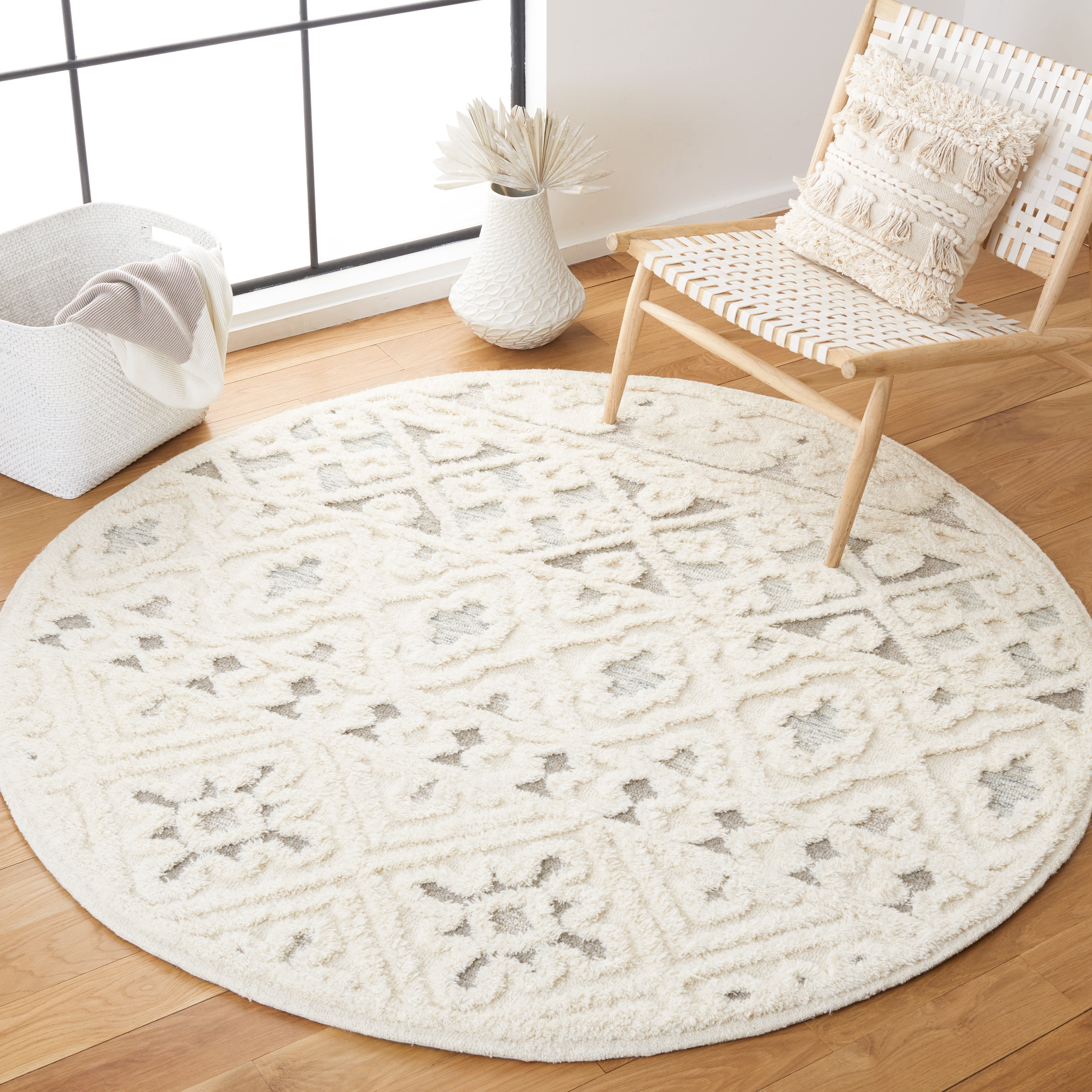 SAFAVIEH Metro Addison Southwestern Area Rug, Ivory/Grey, 6' x 6' Round