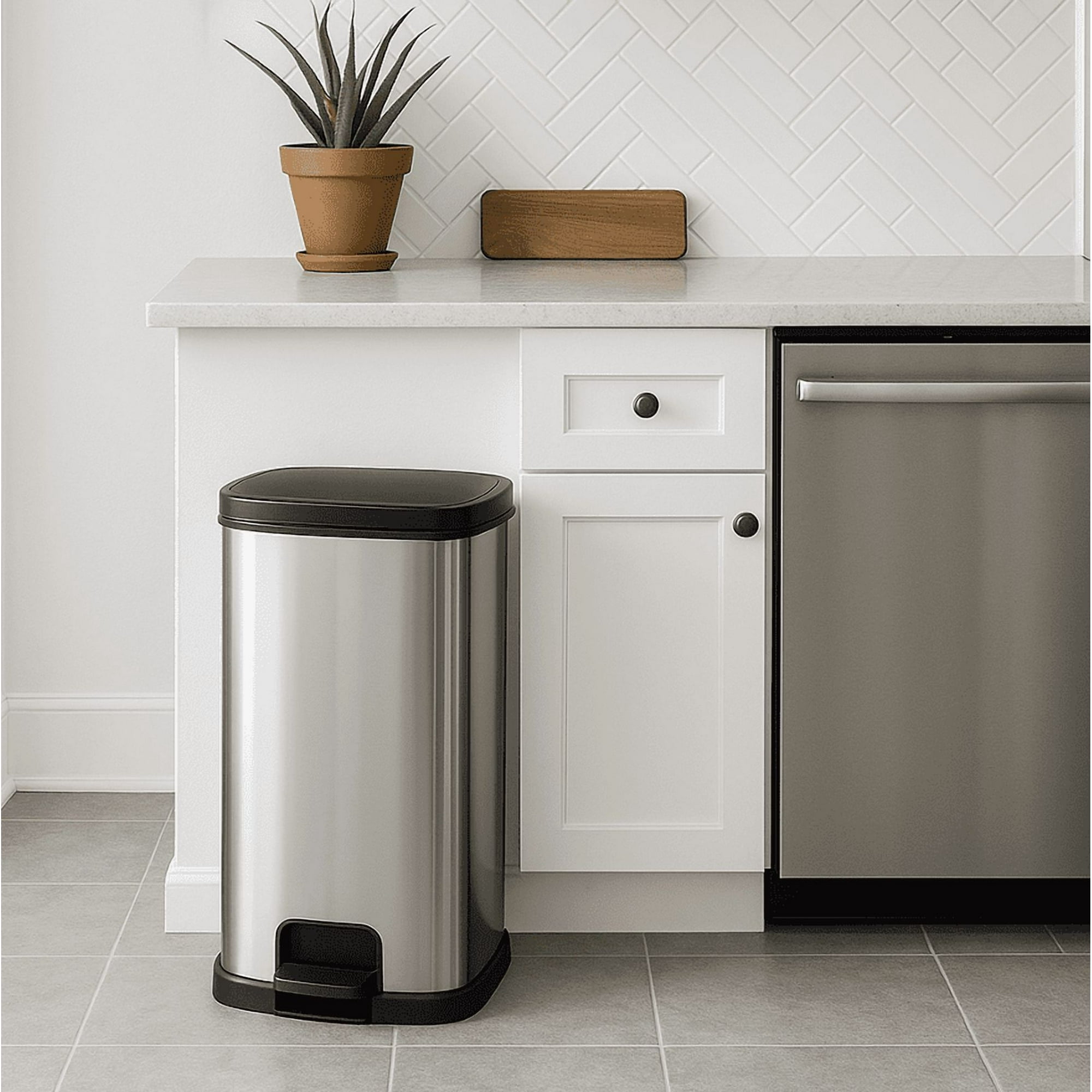 Mainstays Kitchen Trash Can, 13.2 Gallon Plastic Step Garbage Bin with Lid, Silver