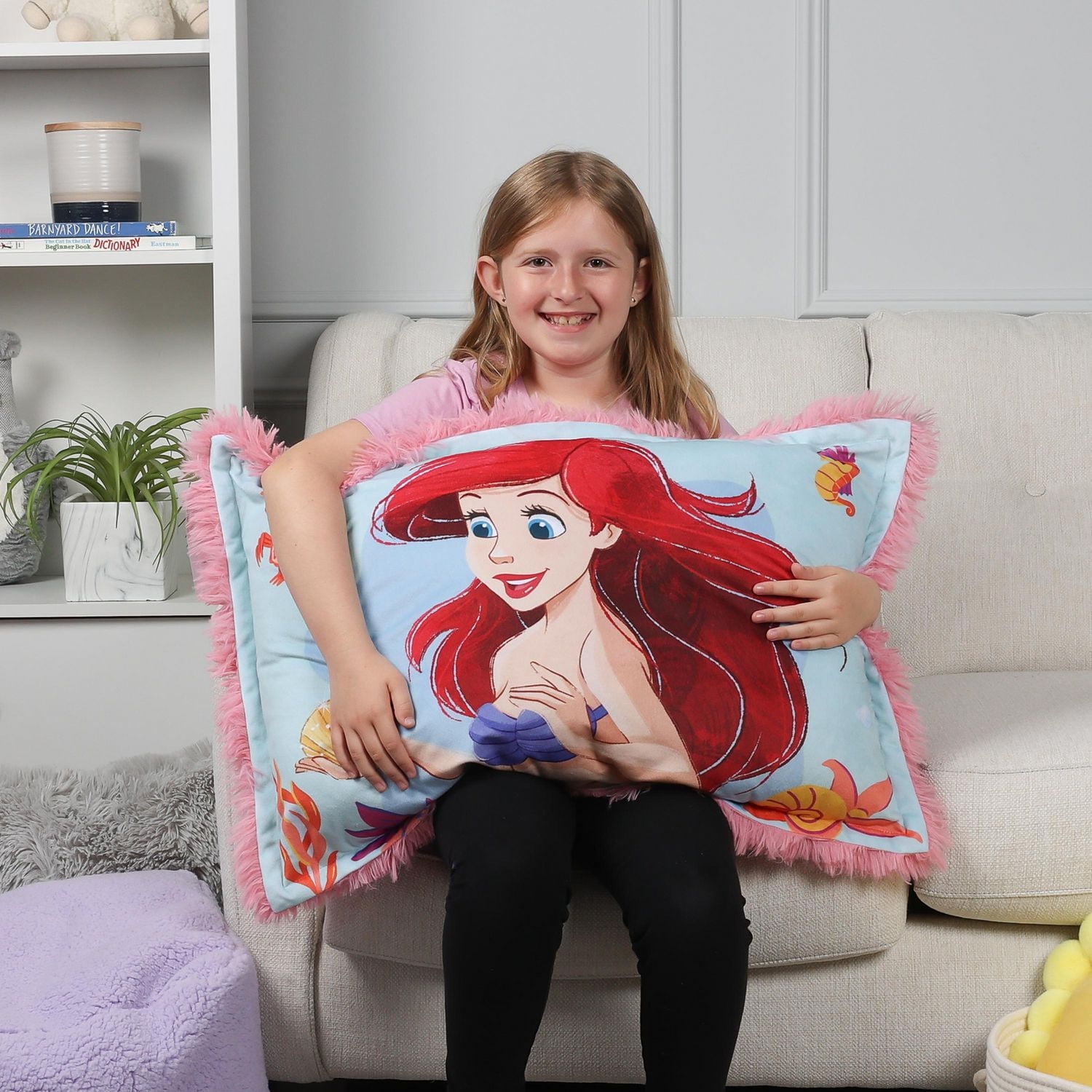 Oreiller géant en fourrure funky pour enfants Disney The Little Mermaid, 20 po x 30 po