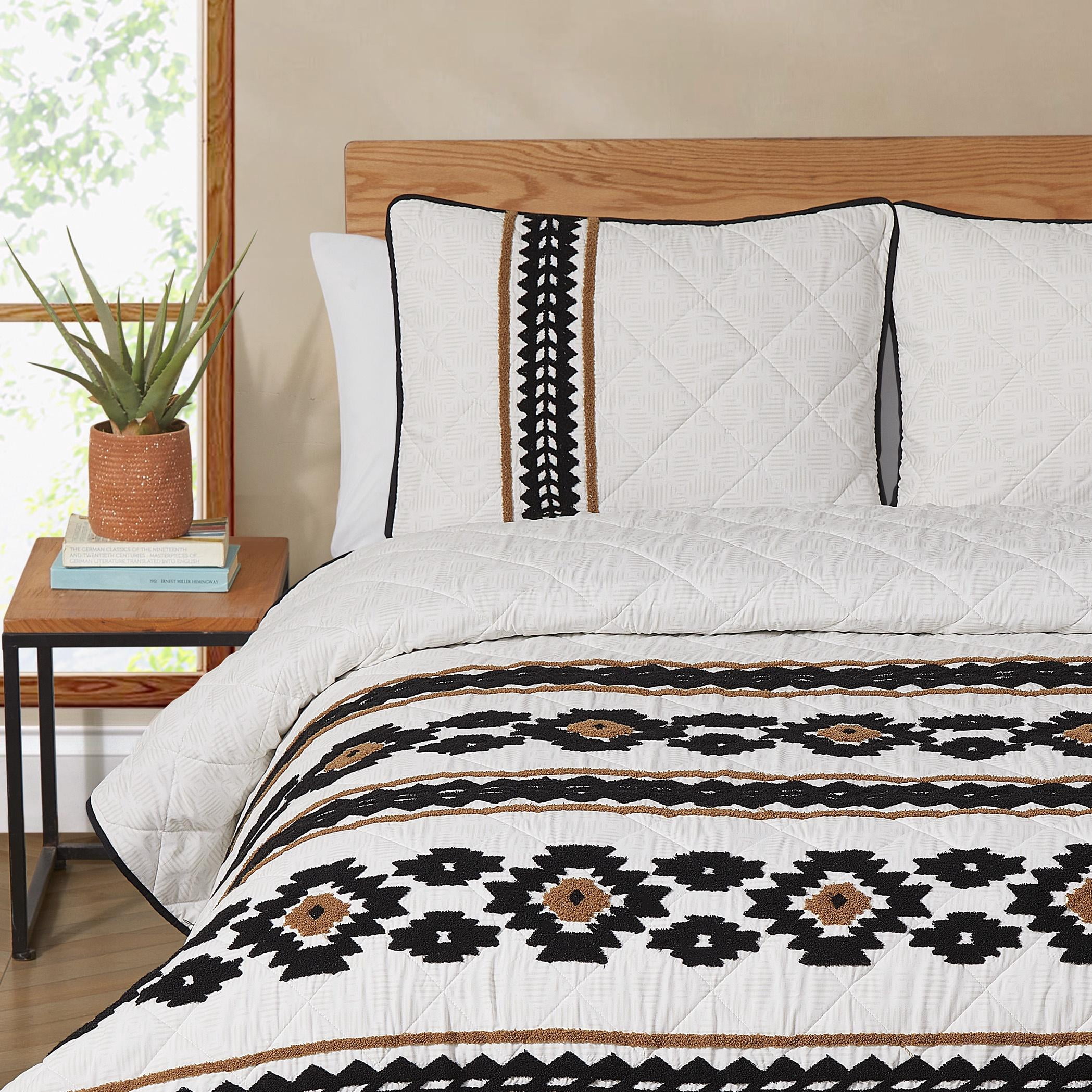 Jackson Boho Tufted Embroidery Tan/Black 2-Piece All-Season Reversible Soft Microfiber Quilt Set - Twin