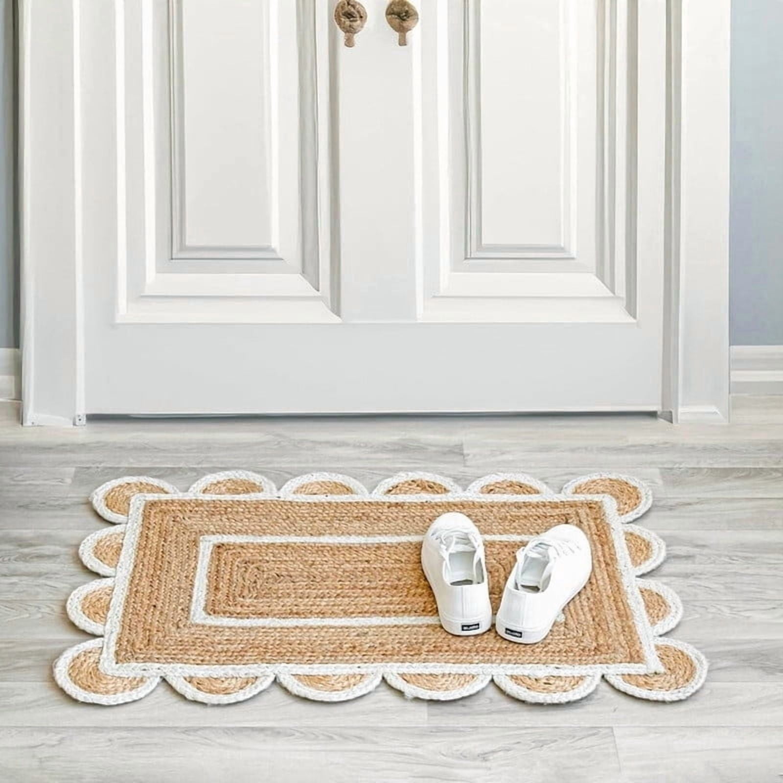 Scalloped Natural Jute Area Rug, Natural Base Off White Trim, 2'x3'