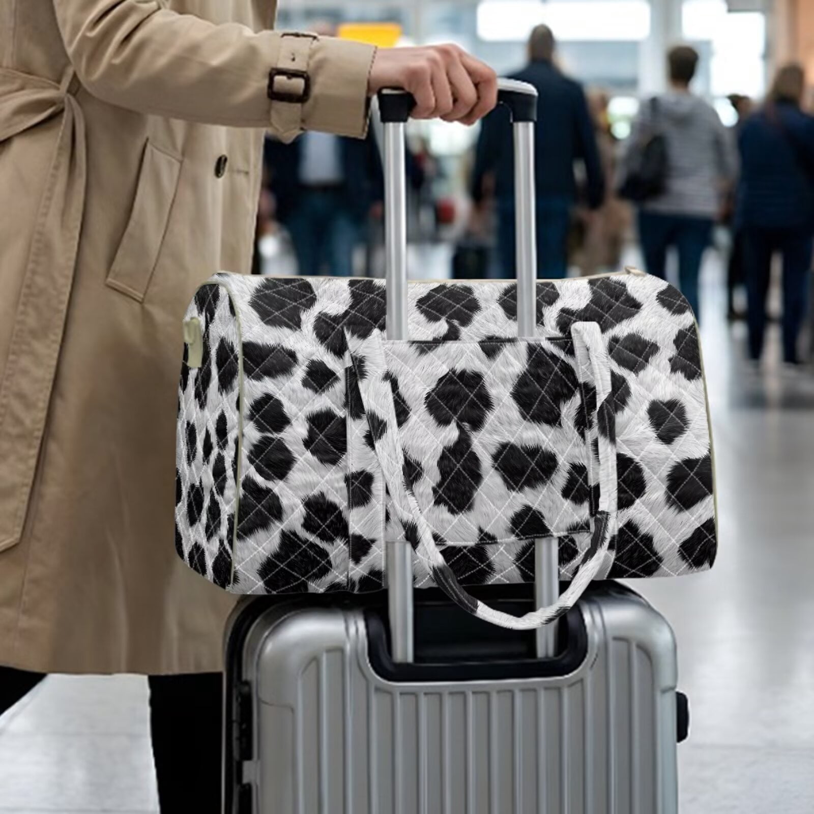 Chririnla Large Luggage Bag Travel Duffel Bags with Large Capacity & Separate Compartment for Airplanes, Classic Cow Pattern