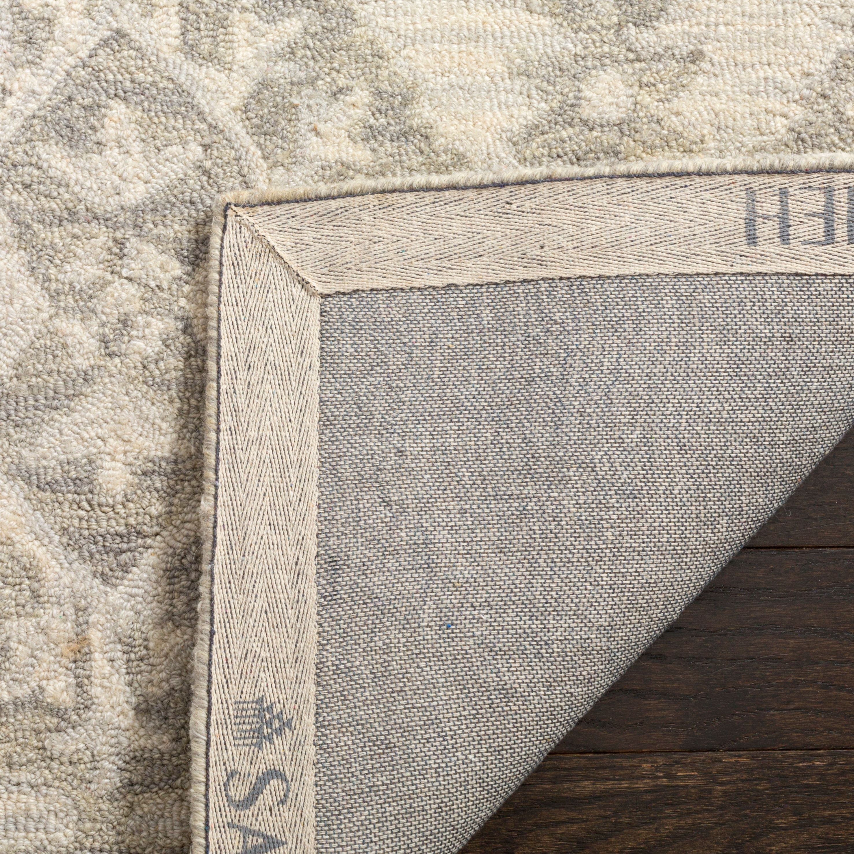 SAFAVIEH Micro-Loop Linton Damask Trellis Wool Area Rug, Light Grey, 4' x 6'