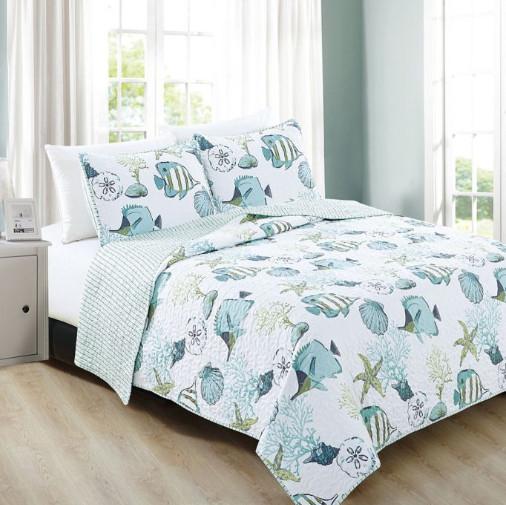 Blue Seashells, Starfish, & Coral, Beach House, Nautical, Coastal Full / Queen Quilt Set 