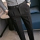 thumbnail image 3 of Pantalones de verano para hombre, corte entallado, 9 pulgadas, corte recto, elástico, para negocios, para uso social, para traje masculino, con trenzas, elásticos, formales, económicos, 3 of 5