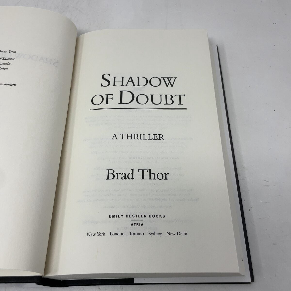 Shadow of Doubt: A Thriller (Hardcover)