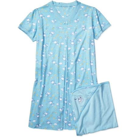 nursing gown w/ towel