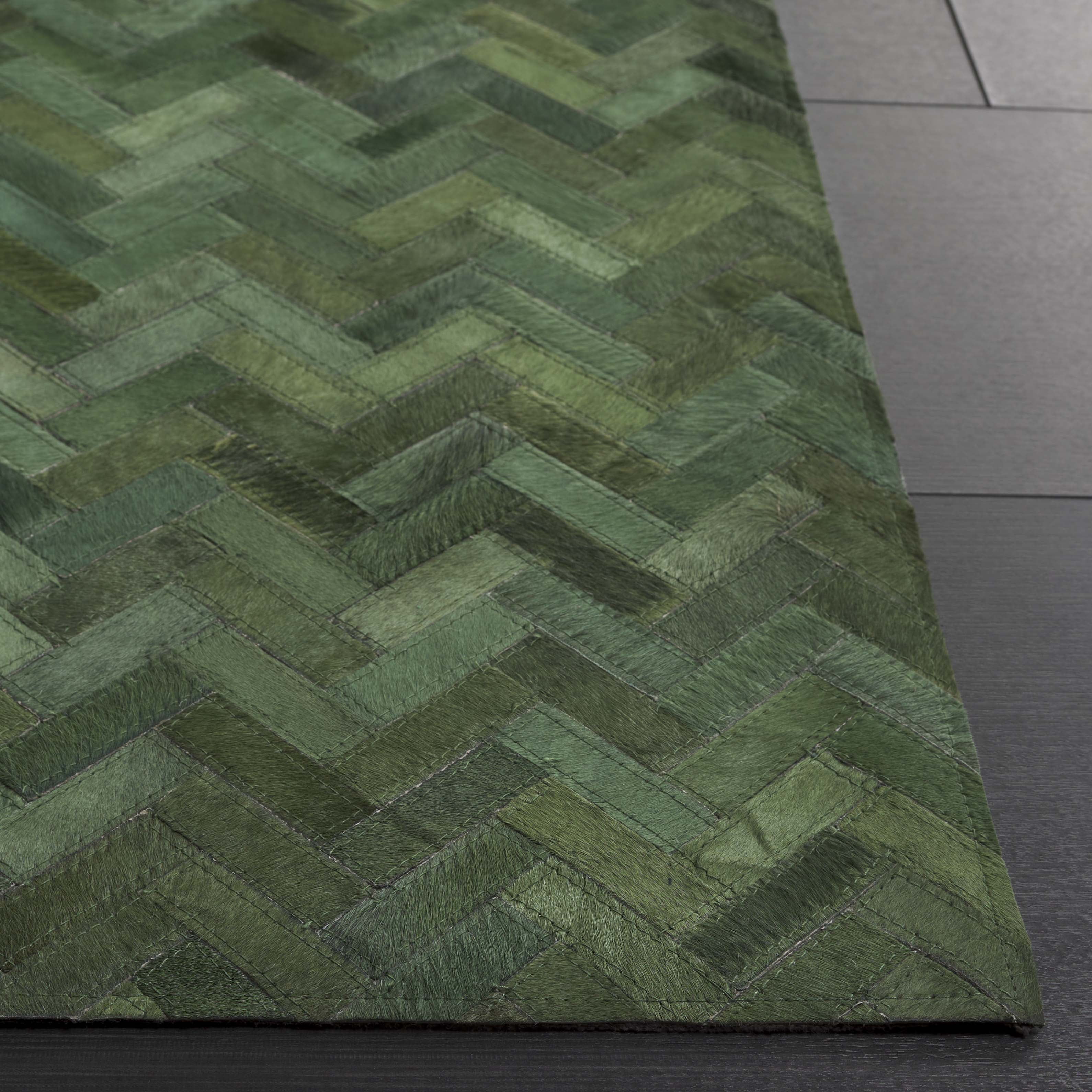 SAFAVIEH Studio Leather Lennard Geometric Area Rug, Green, 4' x 6'
