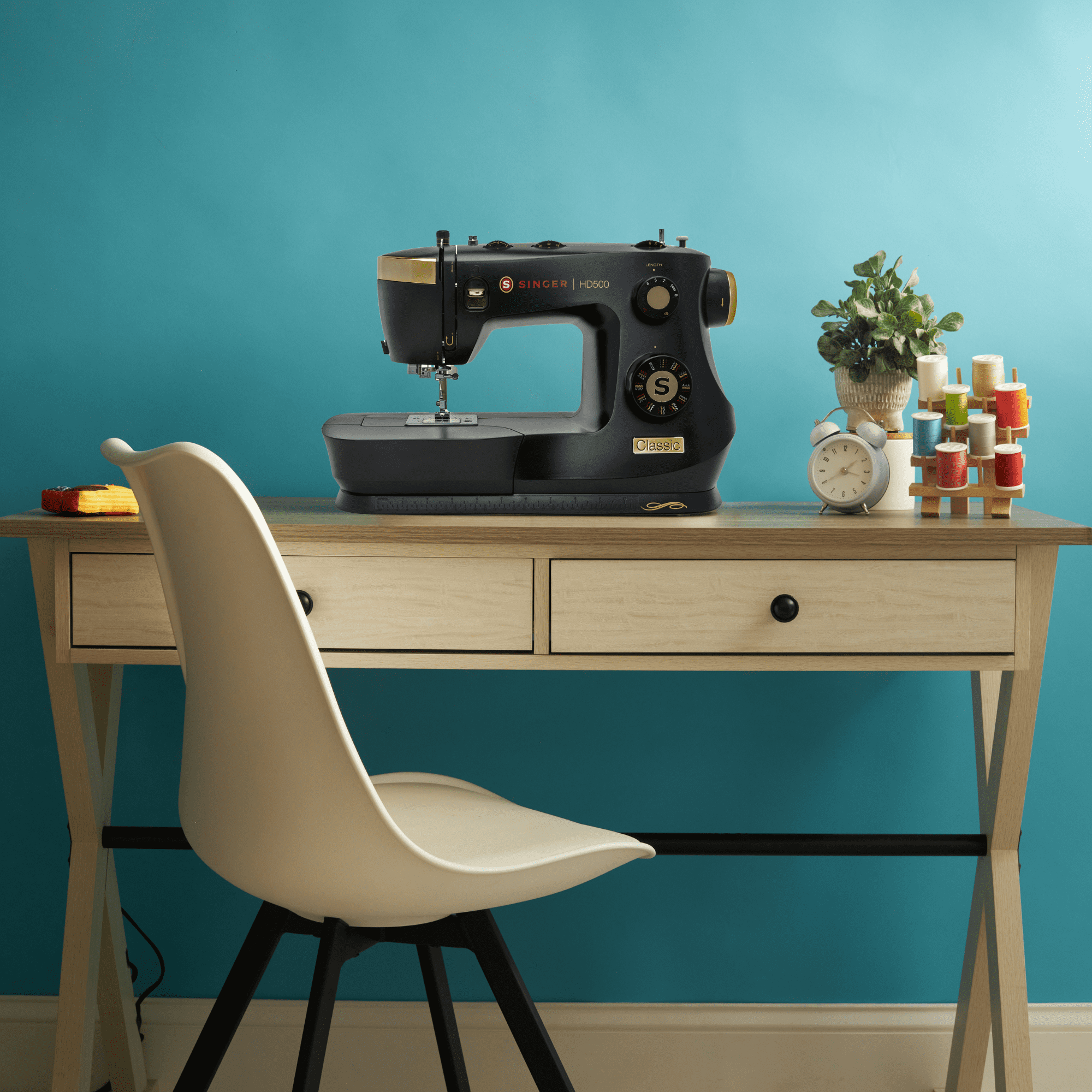 SINGER® Heavy Duty 500 Classic Sewing Machine with Accessory Kit | Strong Motor with Enhanced Piercing Power | 23 Built-In Stitches | Full Metal frame | 1-step Buttonhole & LED Light