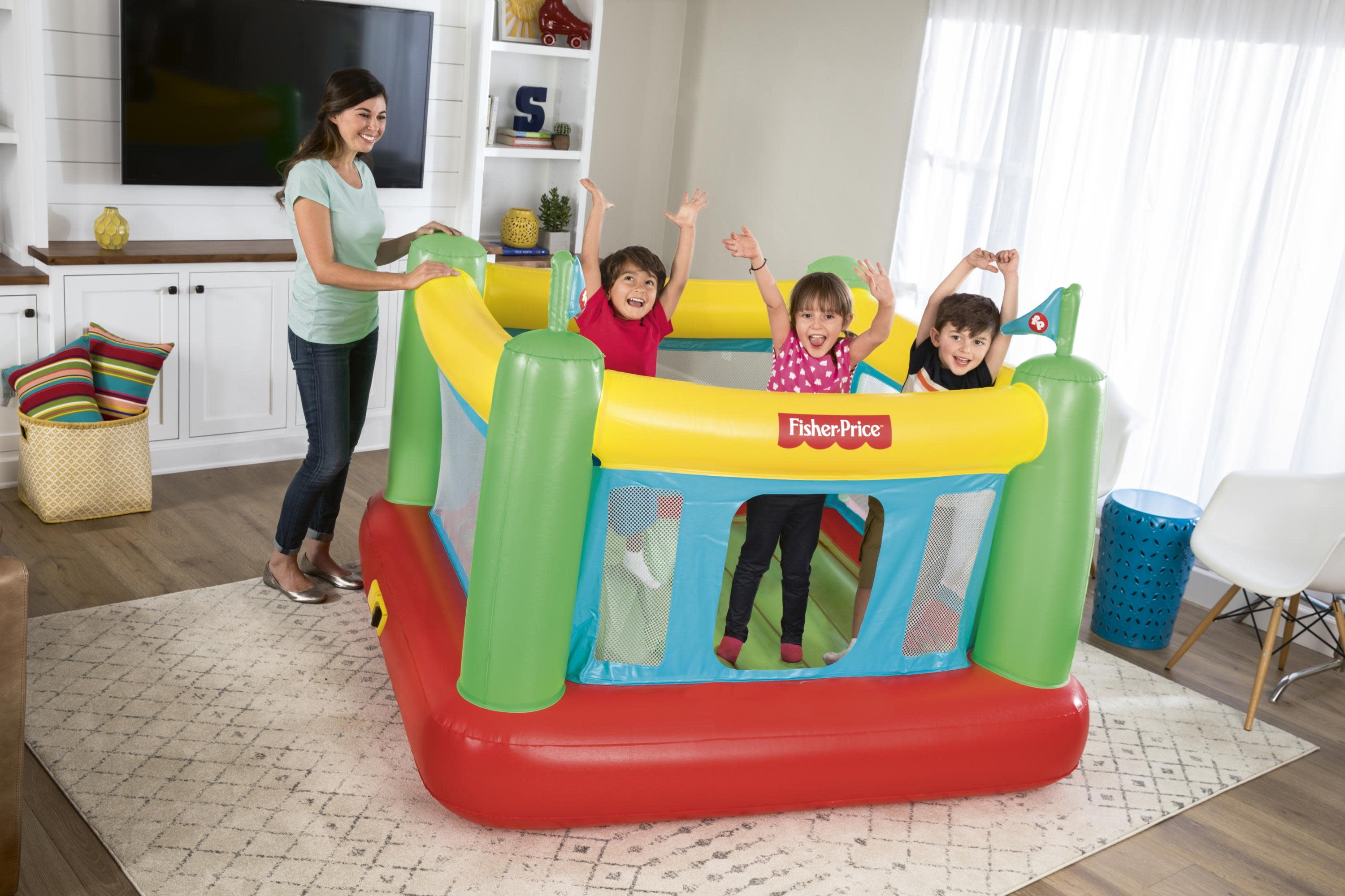 Fisher Price 69'' x 68'' x 53'' Bouncesational Bouncer With Built-in Pump - 3