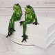thumbnail image 5 of Figuras de ranas en miniatura, 2 unidades, estatua de rana verde de resina, estatuas decorativas de animales, figura para el hogar, escultura divertida, estantería., 5 of 8