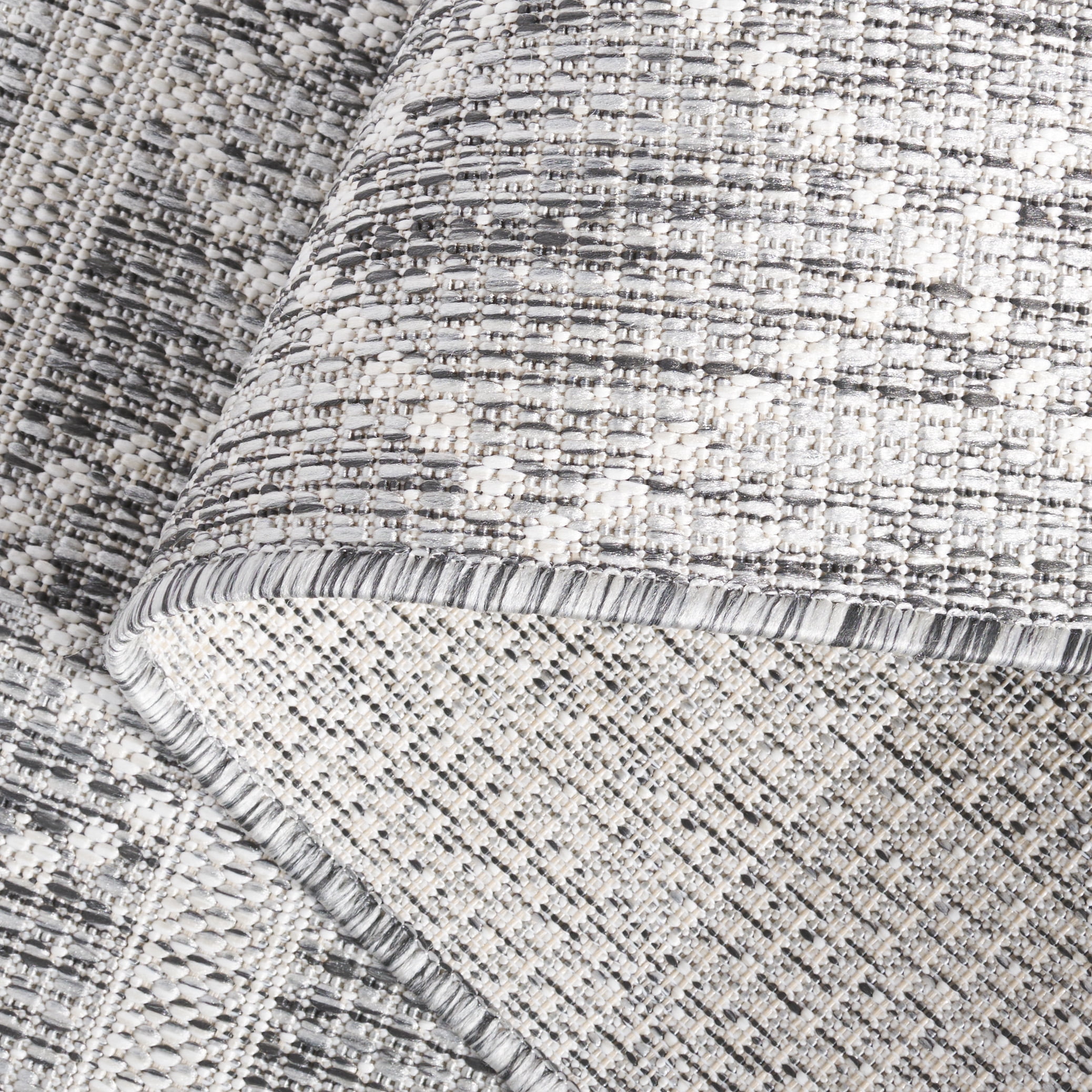 SAFAVIEH Courtyard Joyce Geometric Indoor/Outdoor Area Rug, Light Grey/Dark Grey, 6'7" x 6'7" Round