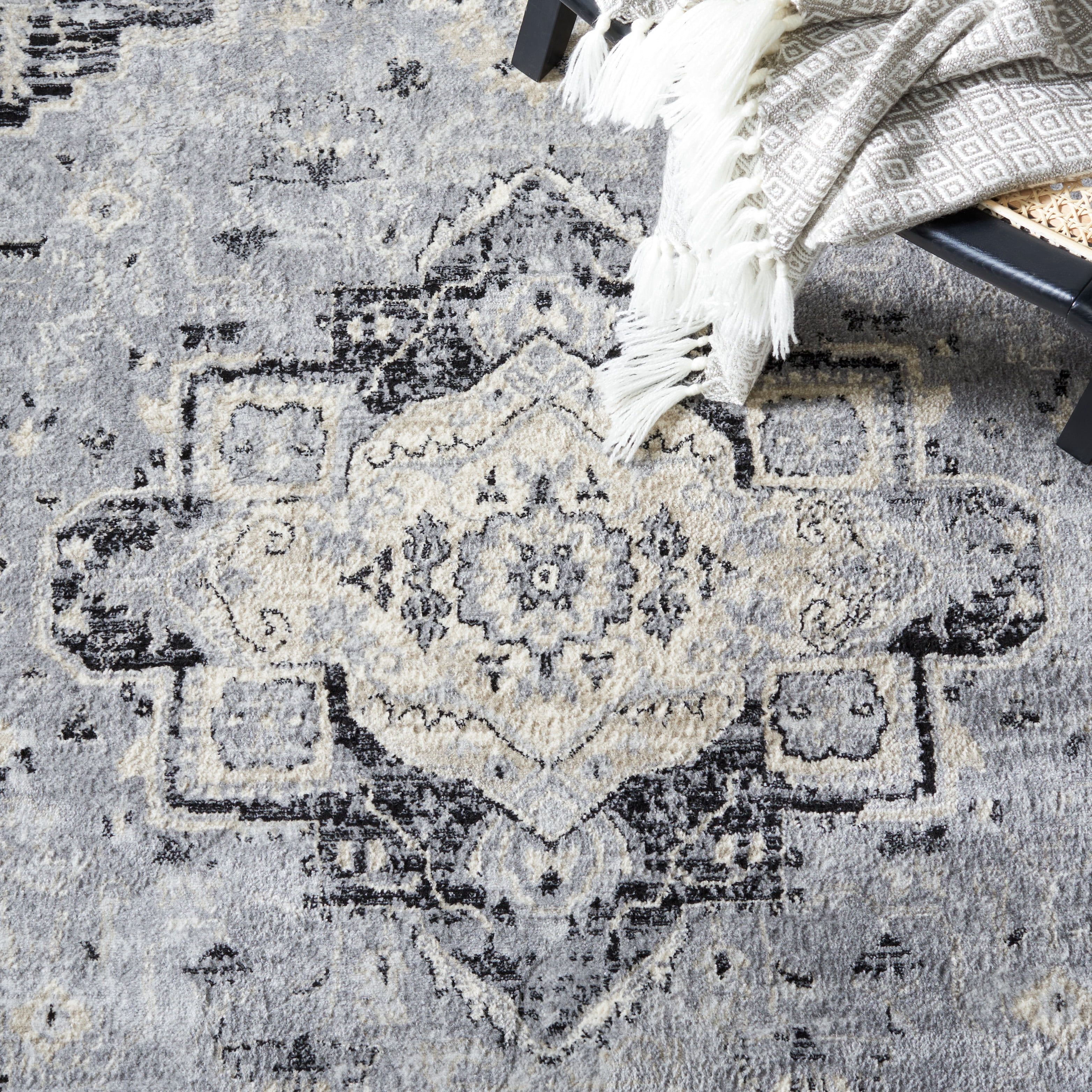 SAFAVIEH Brentwood Dimas Oriental Area Rug, Silver/Black, 8' x 10'
