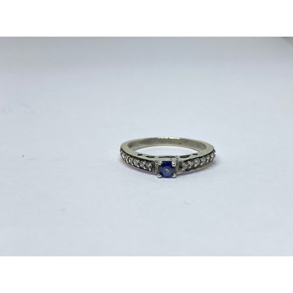Vintage look blue sapphire ring in 925 sterling silver