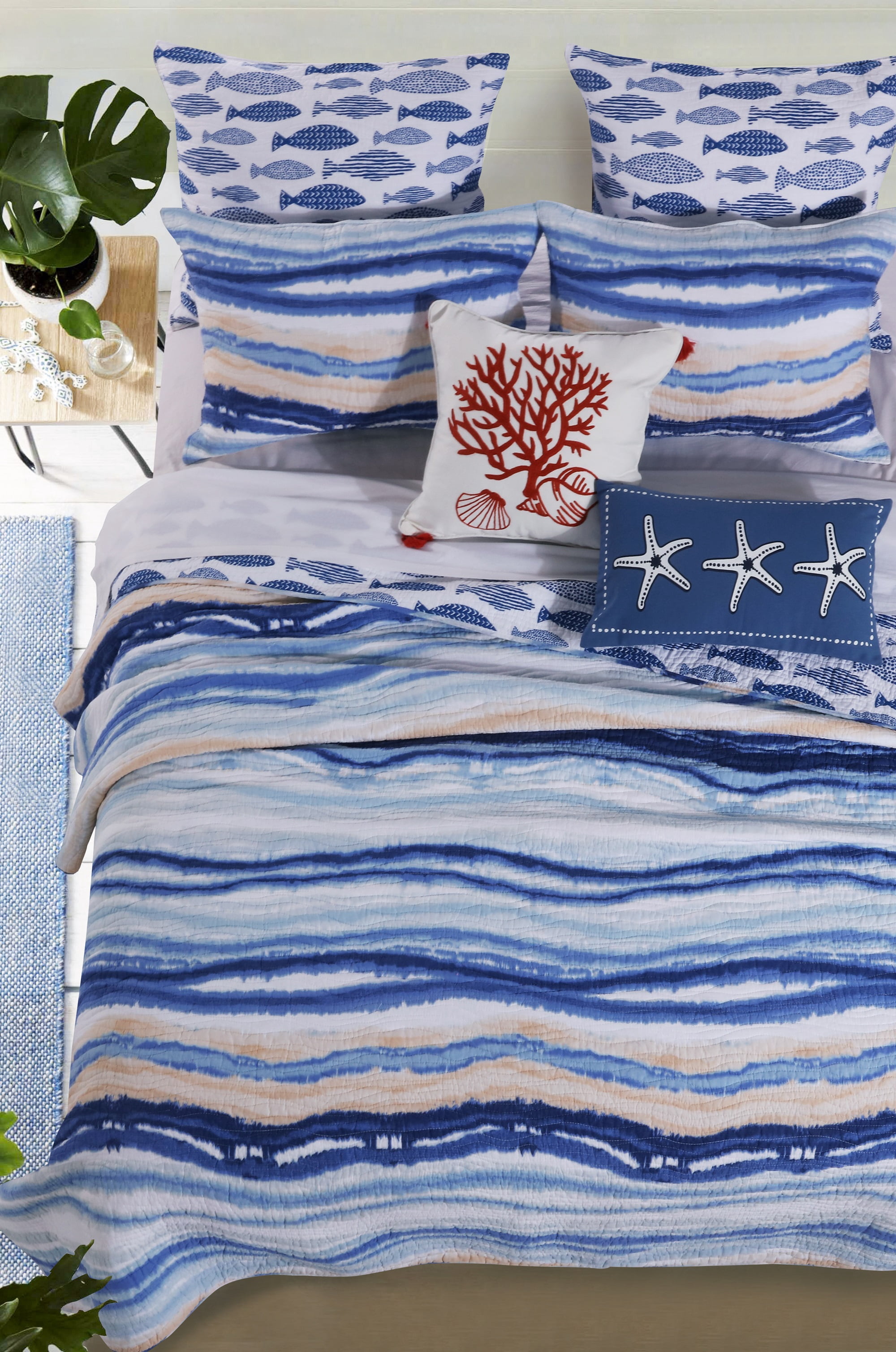 Global Trends Corona Ocean Waves and Fishes Reversible Coastal Quilt Set, 3-Piece King/Cal King