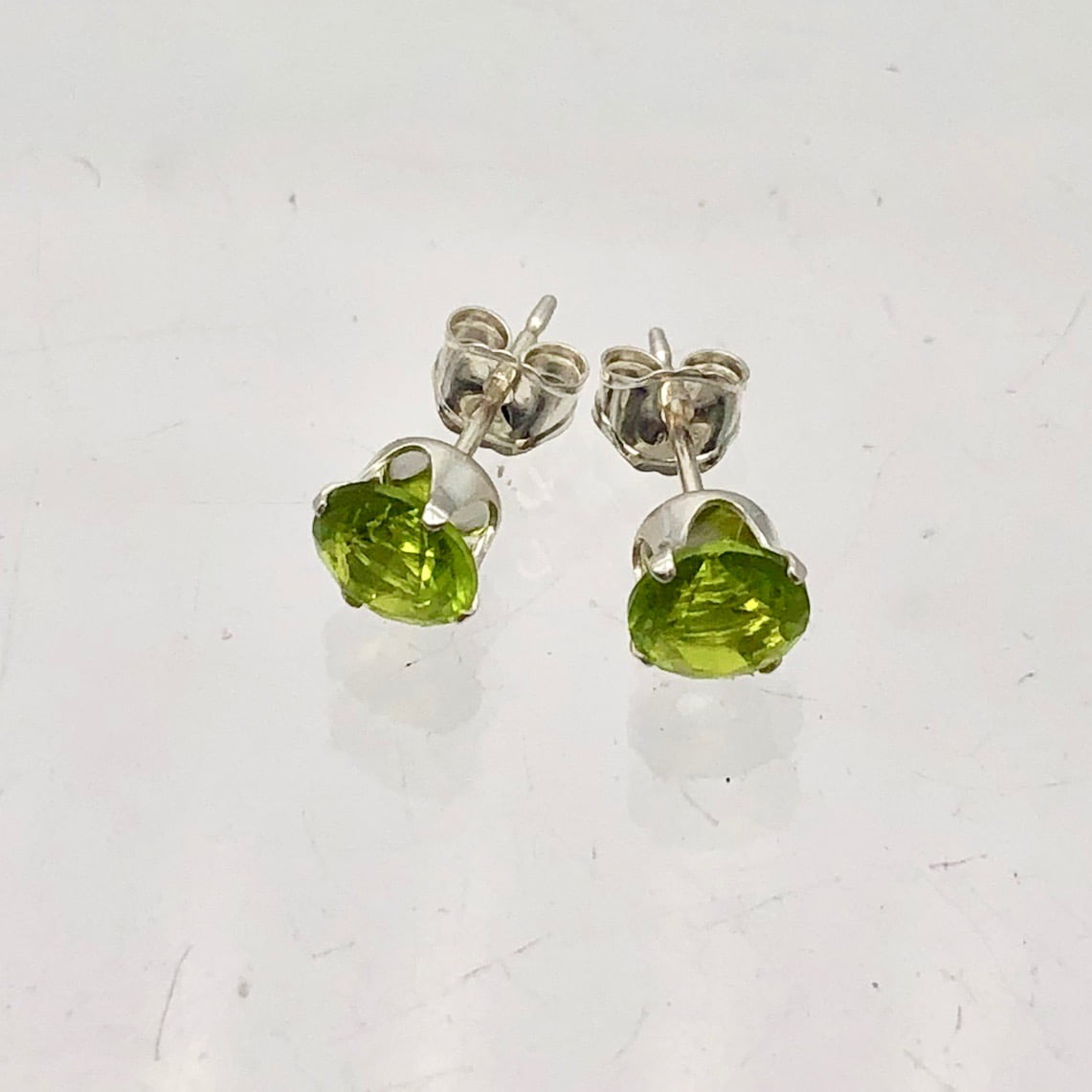 Details about   Natural Peridot Stud Earrings 5 MM Round Silver Settings August Birthstone 1tcw 