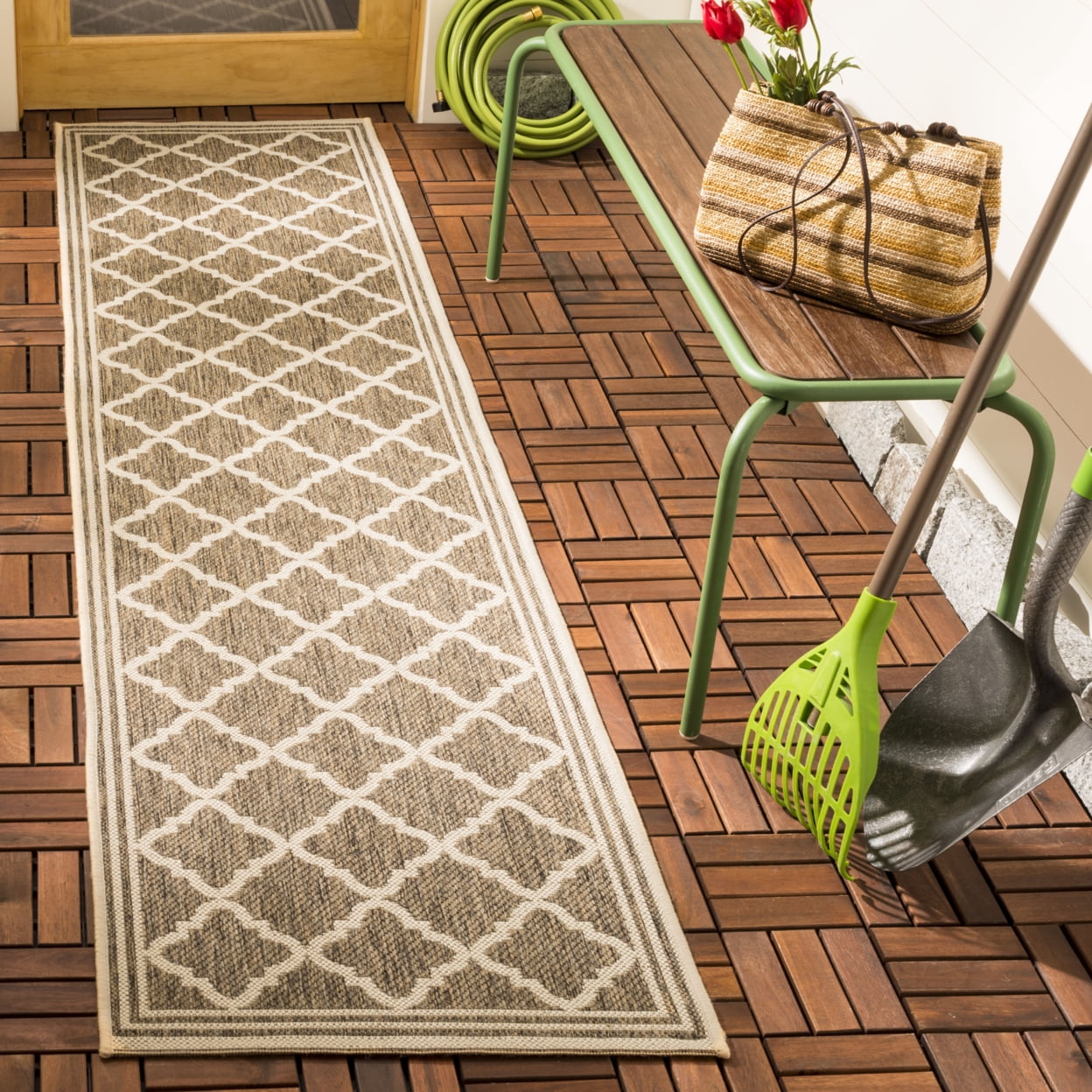 SAFAVIEH Beach House Nima Trellis Indoor/Outdoor Area Rug Beige/Cream, 5'3" x 7'6"