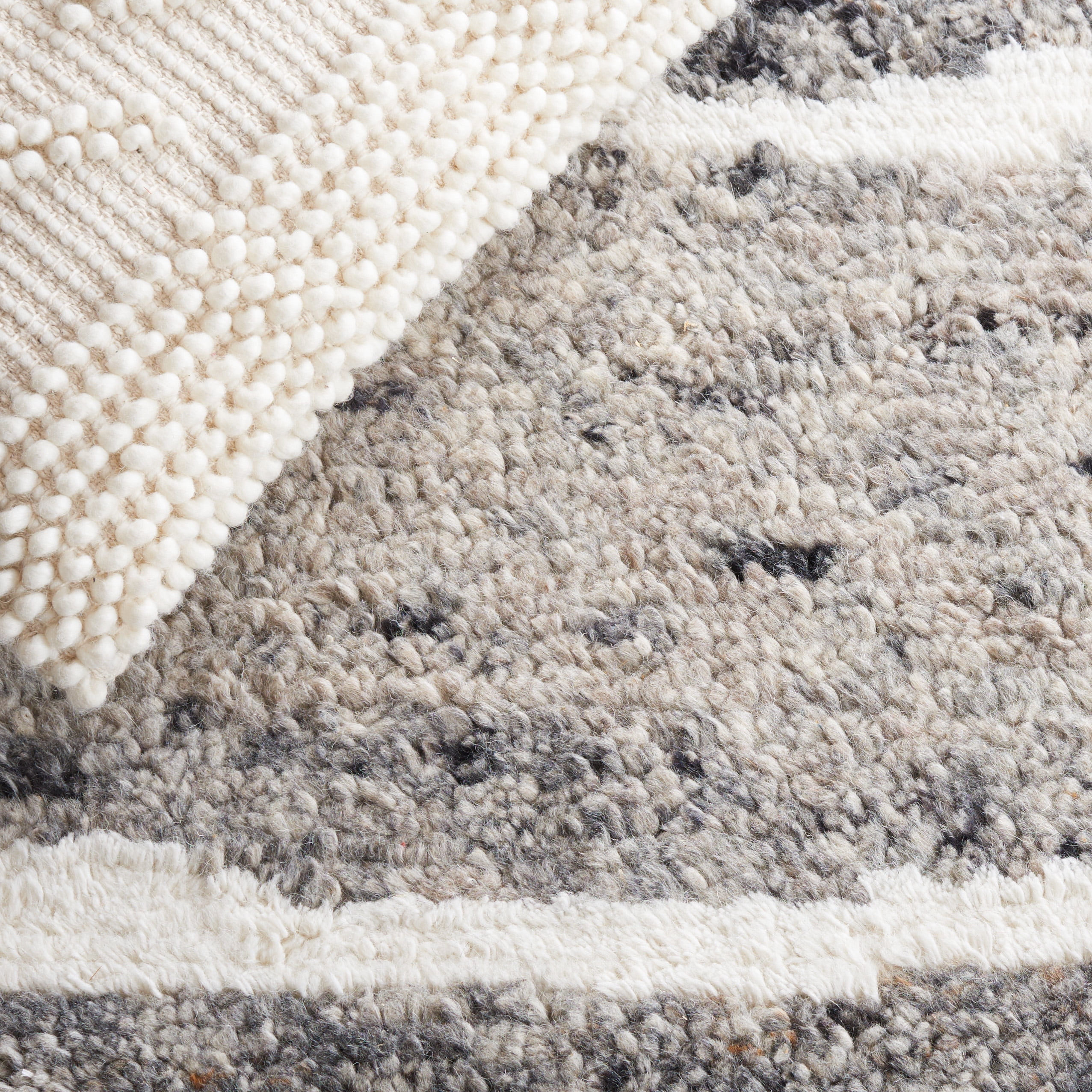 SAFAVIEH Casablanca Rhoda Geometric Wool Area Rug, Ivory/Dark Grey, 6' x 9'