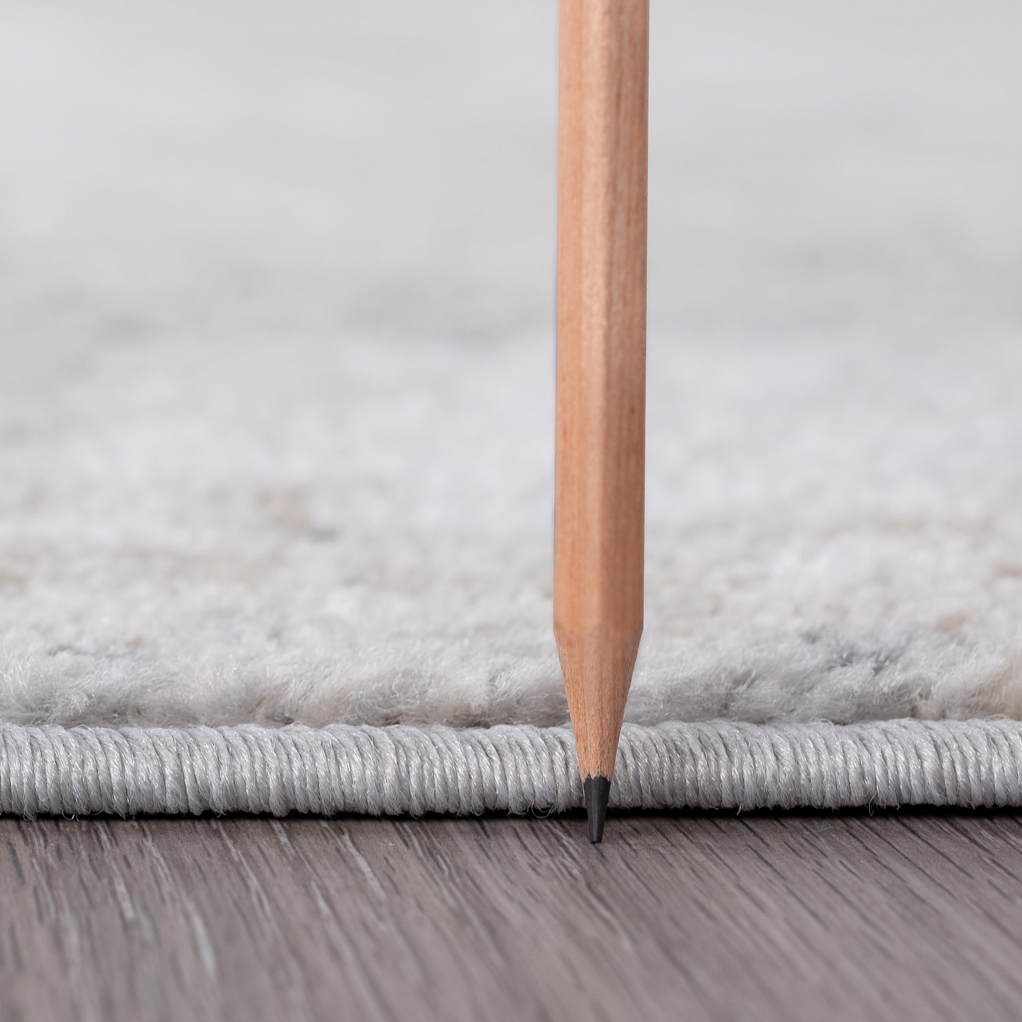 Diamond Contemporary 9' x 12' Gray and Cream Polypropylene Indoor Area Rug