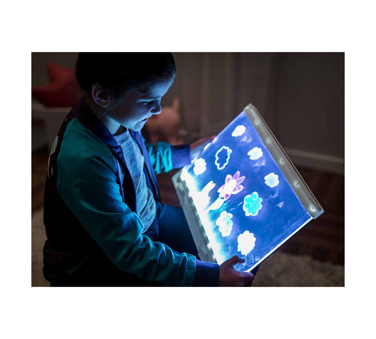 Crayola Ultimate Light Board Drawing Tablet Coloring Set, Toys for Kids, Beginner Unisex Child - image 5 of 9