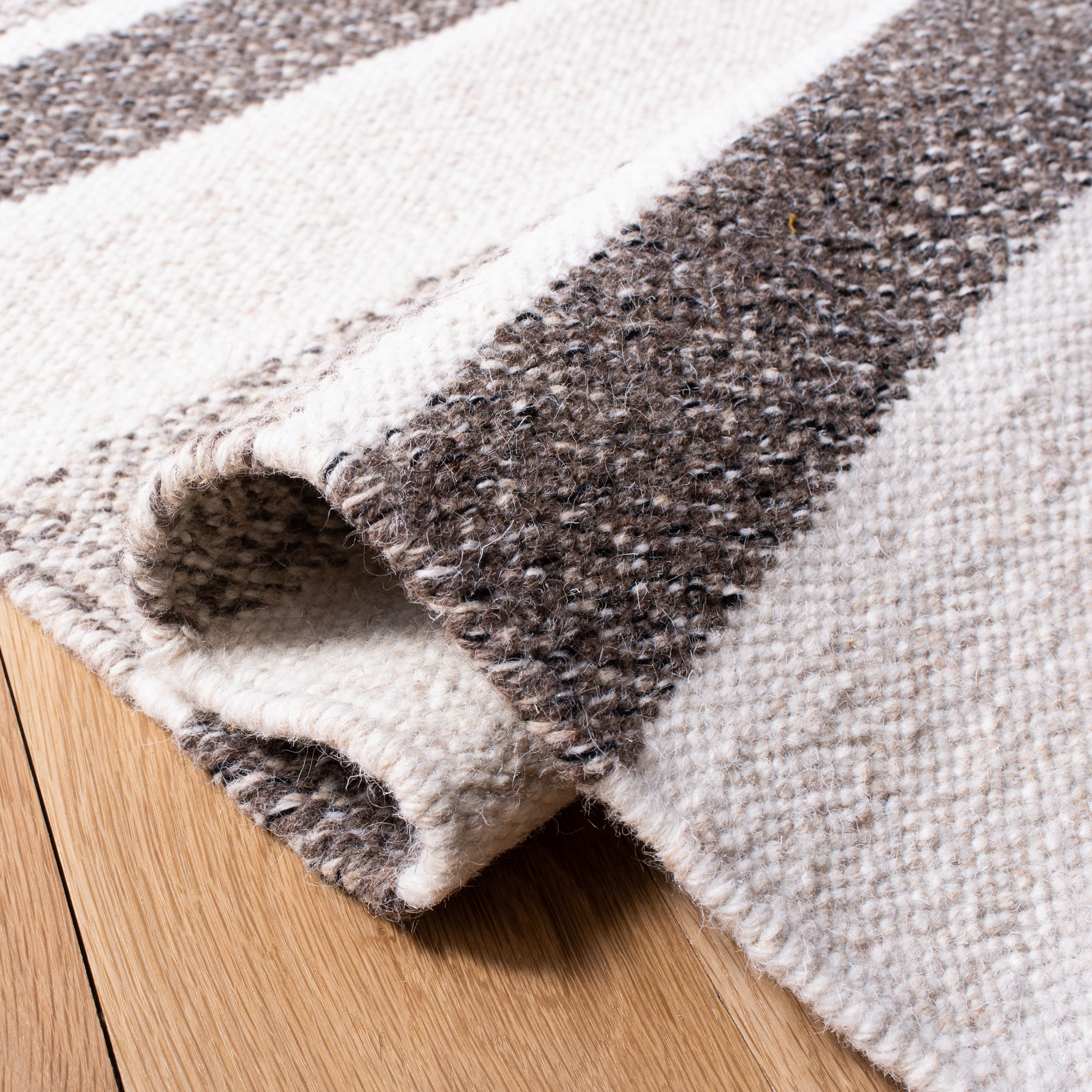 SAFAVIEH Kilim Carlie Striped Area Rug, Ivory/Brown, 8' x 10'