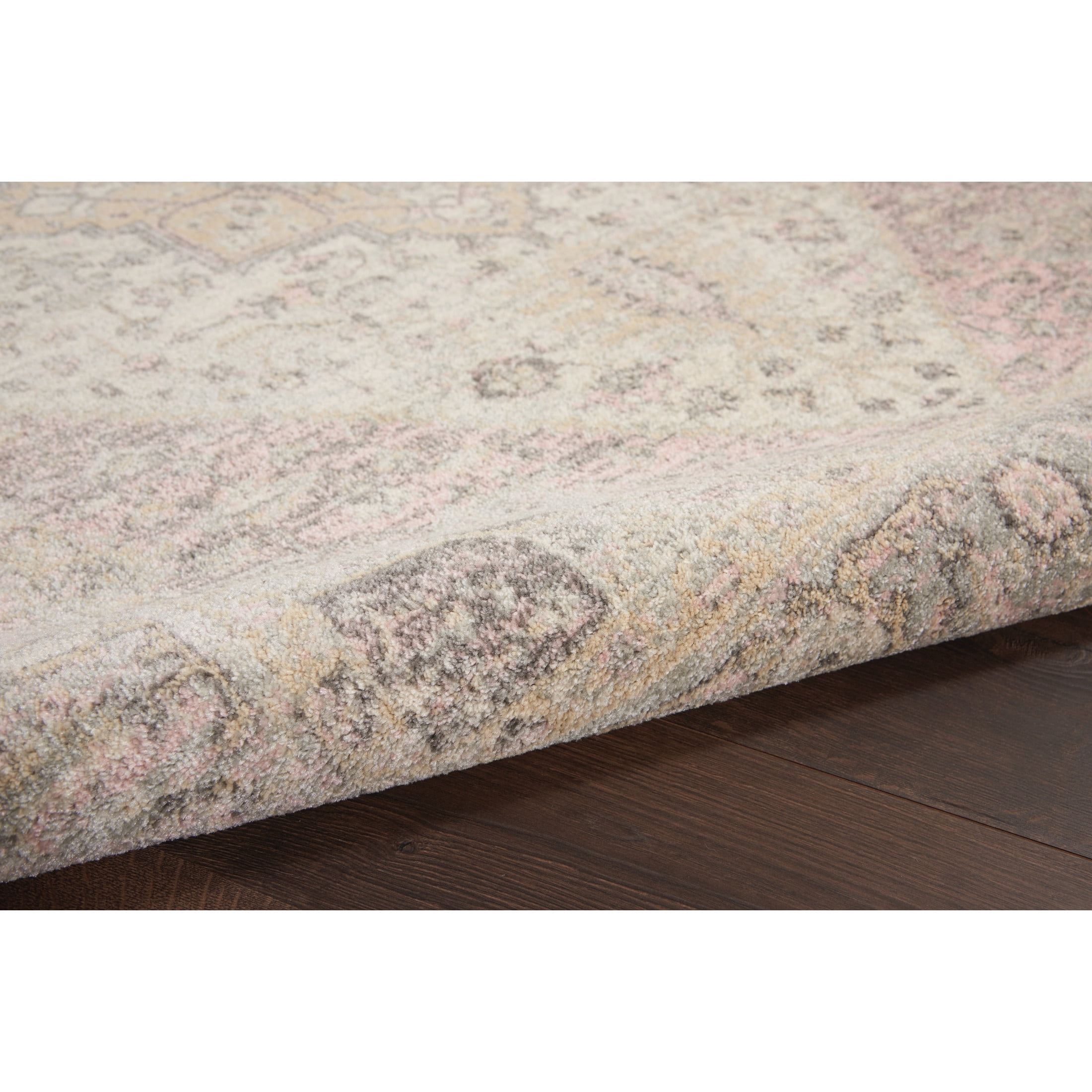 Serene Distressed Persian Ivory/Pink 5'3" x 7'3" Area Rug, (5' x 7')