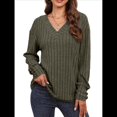 thumbnail image 3 of Camisas Tipo Túnica de Punto con Cuello en V, Larga y Botones Decorativos, Informales, Lisas, Suaves para Mujer Verde S, 3 of 9
