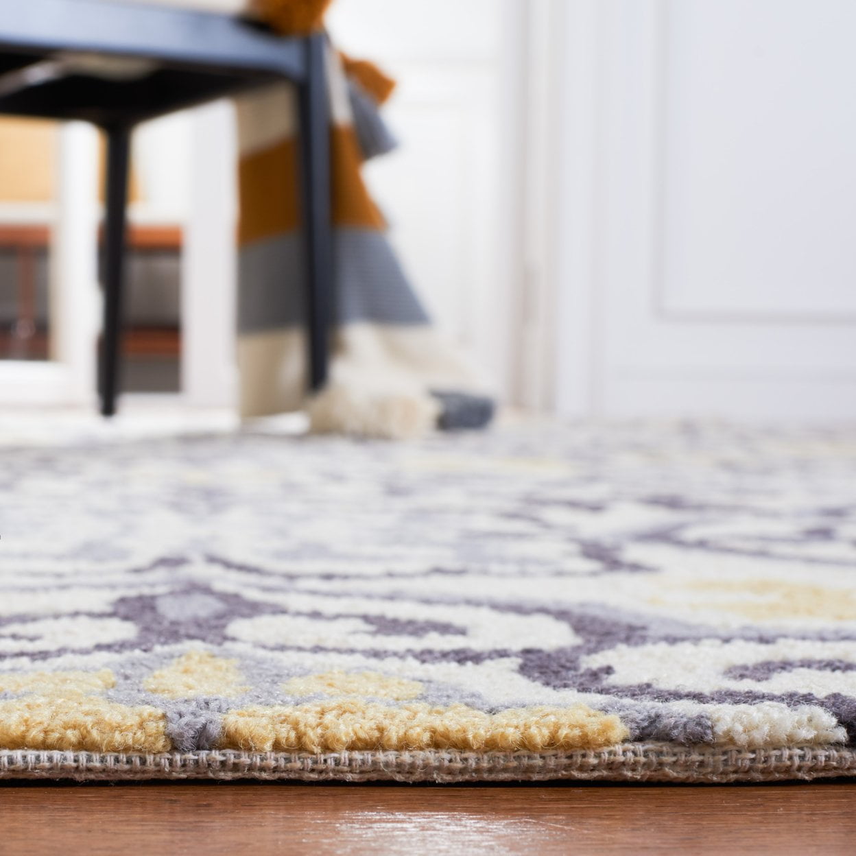 SAFAVIEH Four Seasons Katelynn Damask Polyester Area Rug, Grey/Ivory, 5' x 8'