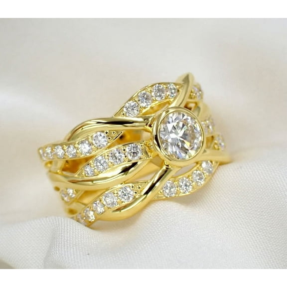 Maa Karni Vintage Moissanite Engagement Ring ,1.50 CT Brilliant Round Moissanite Halo Ring ,18K Gold Plated Ring for Women,Charistmis New Year Anniversary Gift Wedding Ring