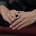 thumbnail image 5 of Anillos de ónix negro para hombre, anillo de sello de ágata cuadrada de acero inoxidable para hombre, regalos de joyería para padre para él, anillos para hombre para niños, 5 of 5