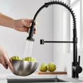 thumbnail image 5 of Grifo de cocina con rociador giratorio - Grifo de cocina con resorte de 360 ° 2 modos de rociado con mangueras Mezclador monomando Fregadero frío y caliente disponible, latón negro, 5 of 5