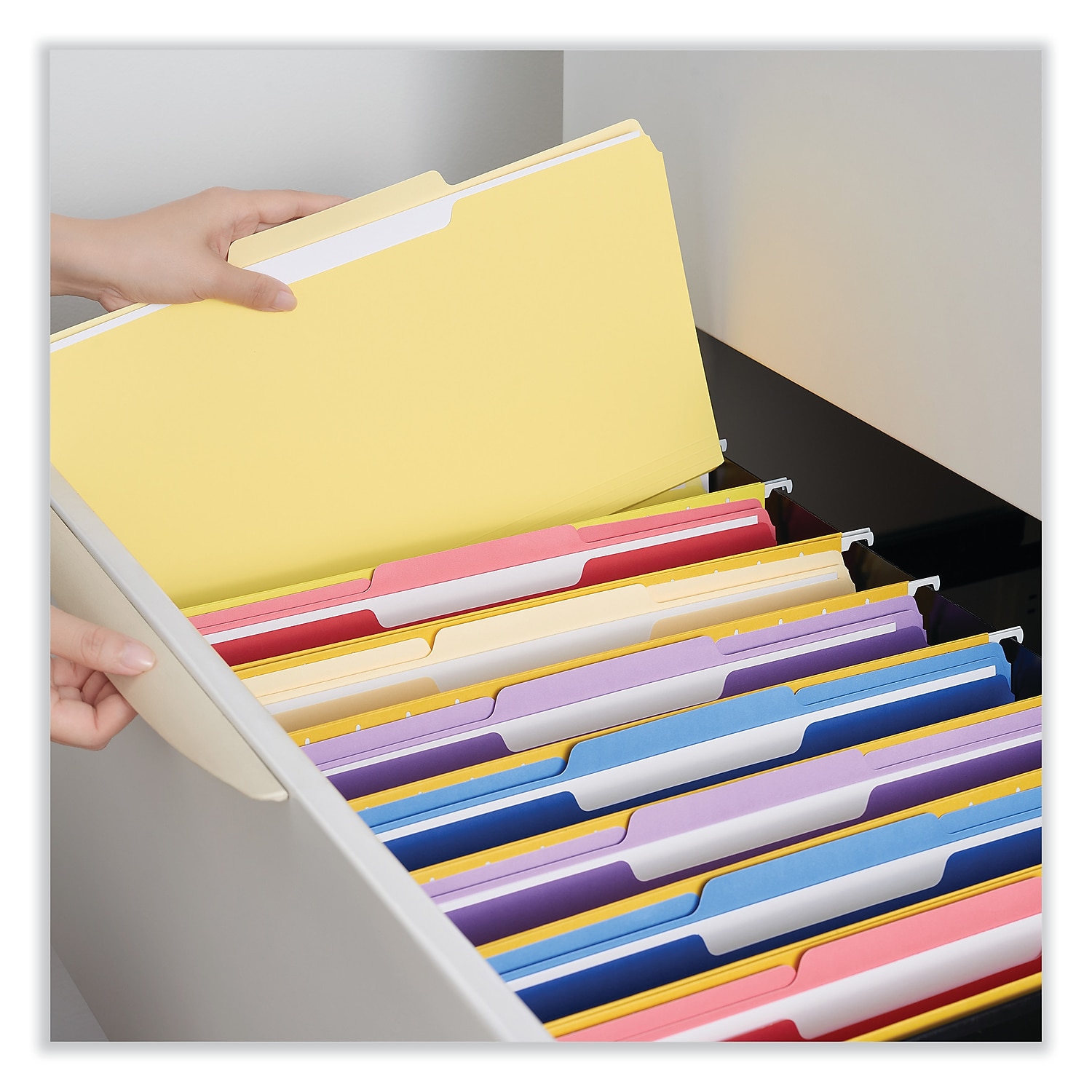 Universal UNV15304 1/3-Cut Tabs Interior File Folders - Legal Size, Yellow (100/Box)