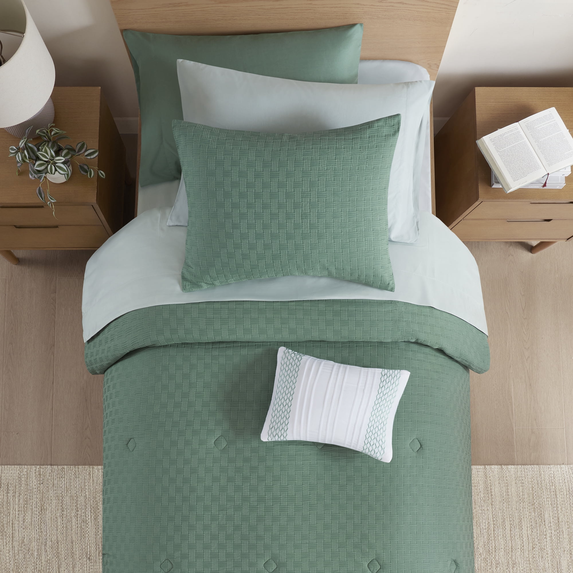 Mainstays 8-Piece Bed-in-a-Bag Comforter Set with Sheets, Twin/Twin-XL, Green Basketweave