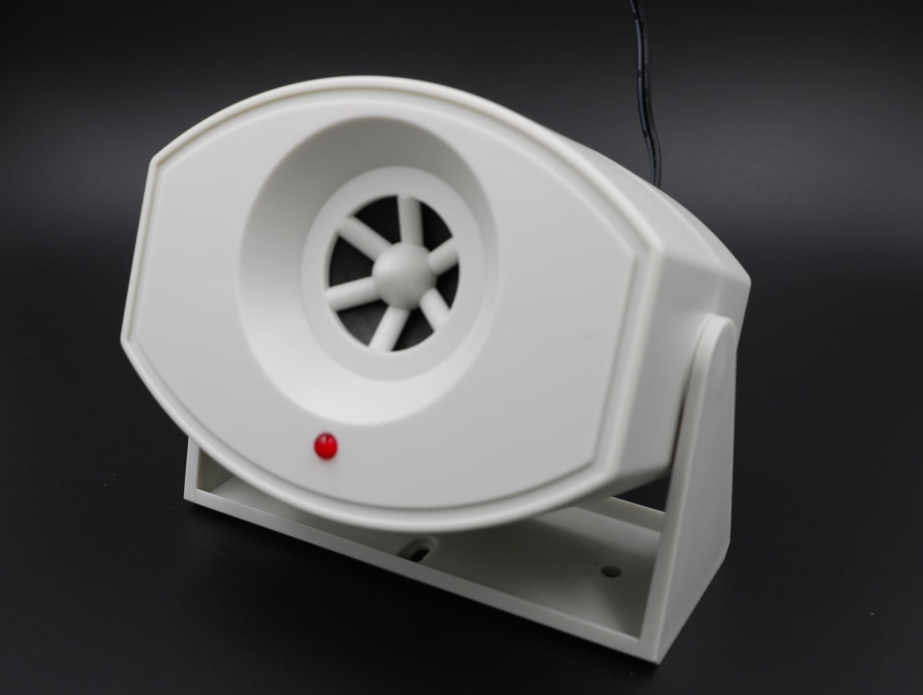 CLEANRTH EZ-Mount Ultrasonic Rodent Control - Dedicated Towards Repelling Rats