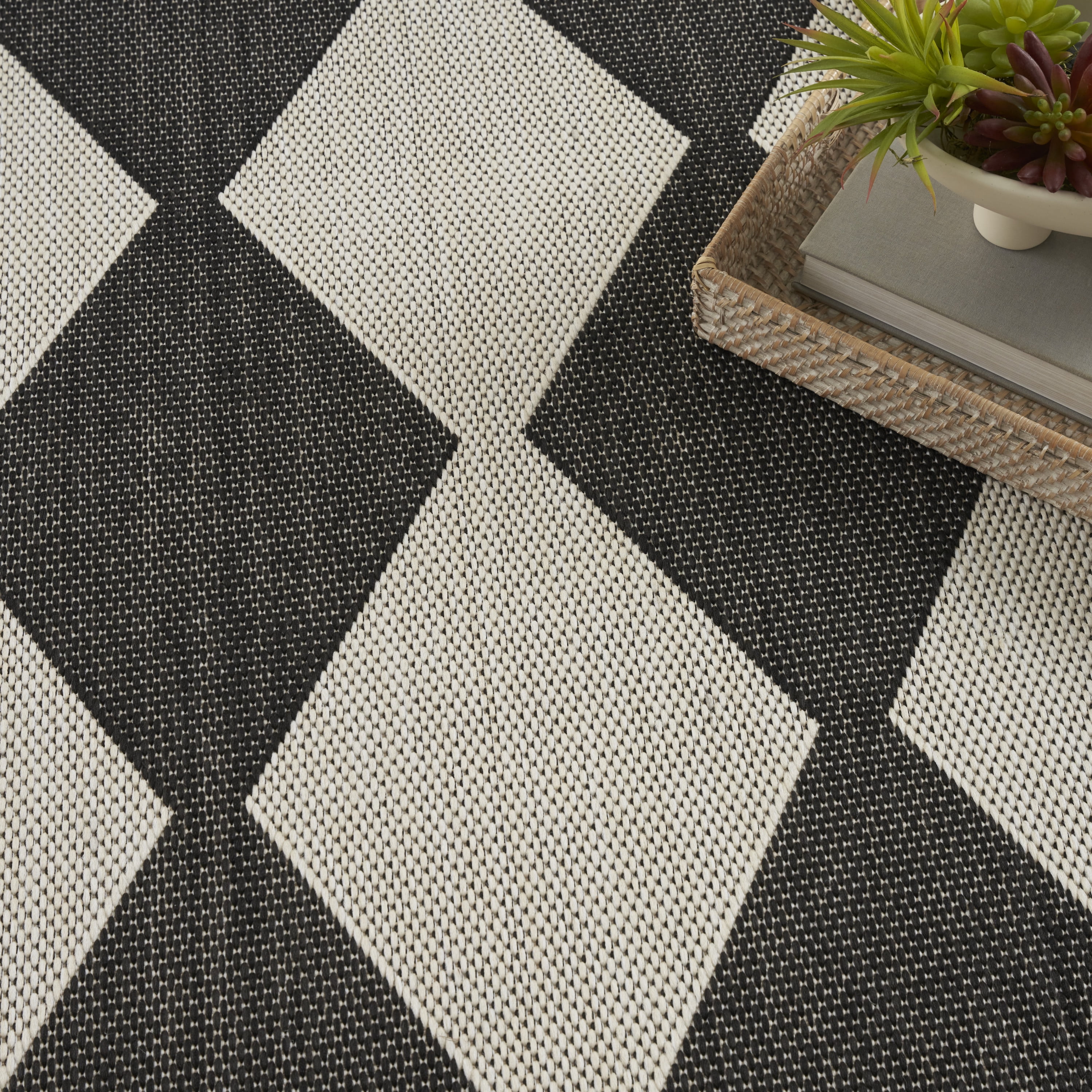 Nourison Positano Outdoor Black 9' x 12' Area Rug (9x12)