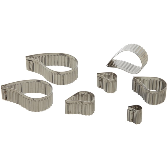 Juego de cortadores de galletas Ateco con borde estriado y coma de acero inoxidable, 7 unidades