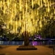 thumbnail image 4 of Juego de 1/2/3/4 luces LED de lluvia de meteoritos, guirnalda de luces navideñas, nieve que cae, carámbanos, iluminación en cascada para el hogar y la boda, 4 of 5