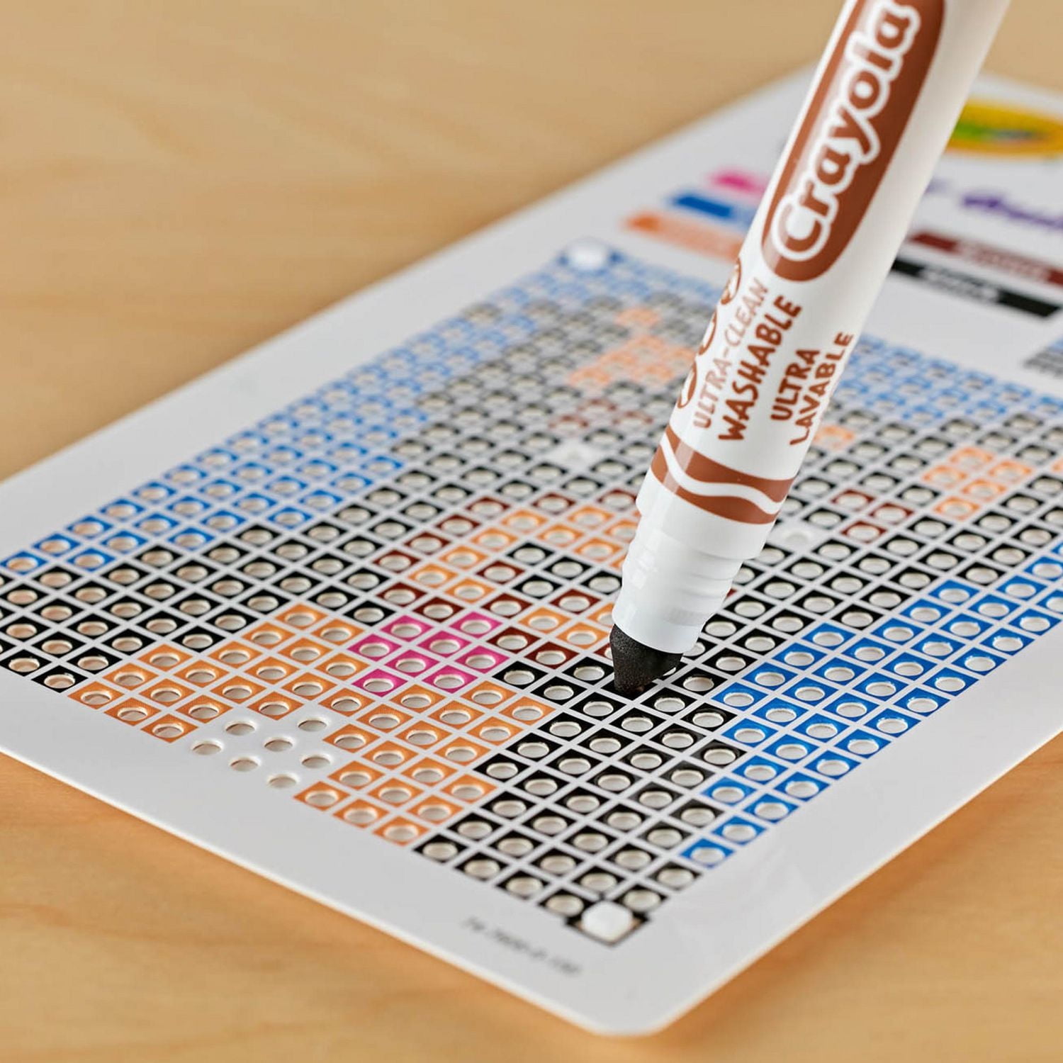 Crayola Wixels Activity Kit, Animals, Colourful pixel art