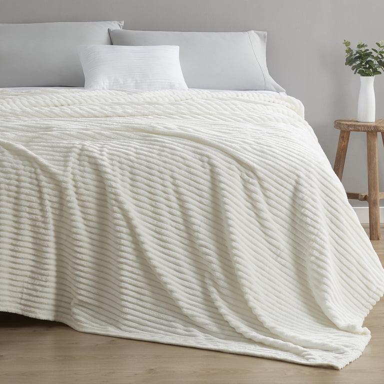 Nestl Cut Plush Fleece Blanket King Size, White photo 5
