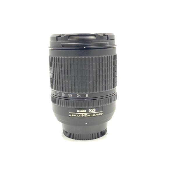 Lente Nikon 18-135 mm f/3,5-5,6 G ED-IF AF-S DX Zoom-Nikkor