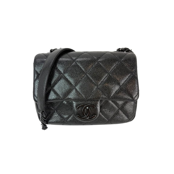 Pre-Owned Chanel Caviar Quilted Incocognito Mini Square Black Flap Bag